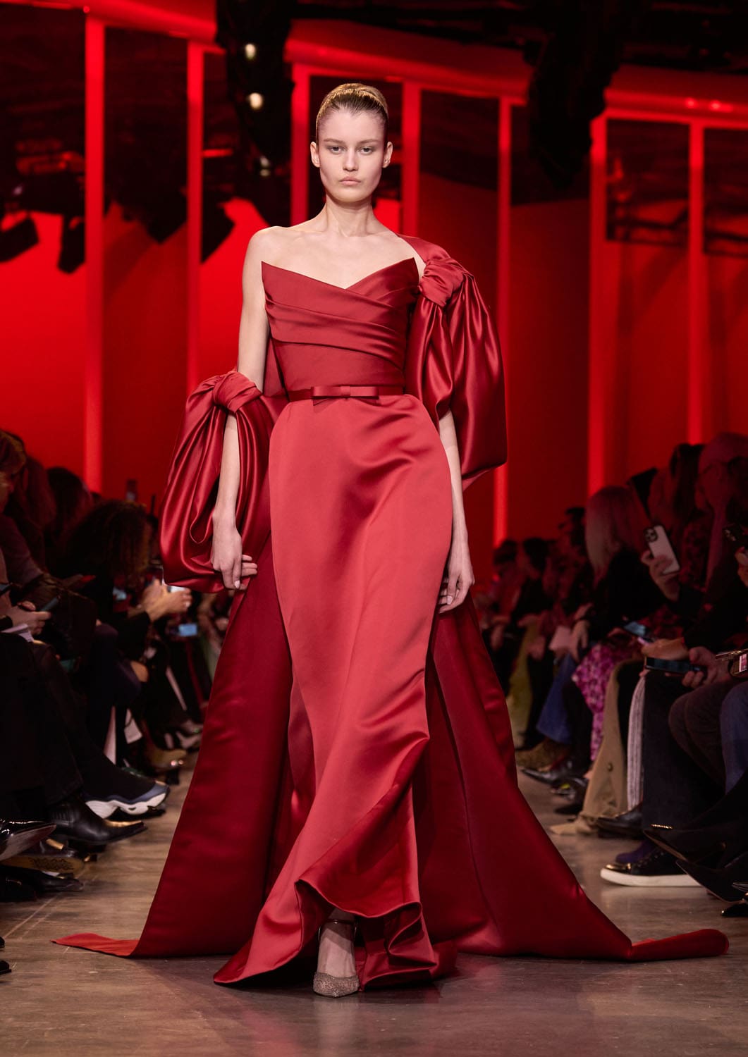 エリー サーブ オートクチュール 春夏 2024 Runway 雑誌(59)