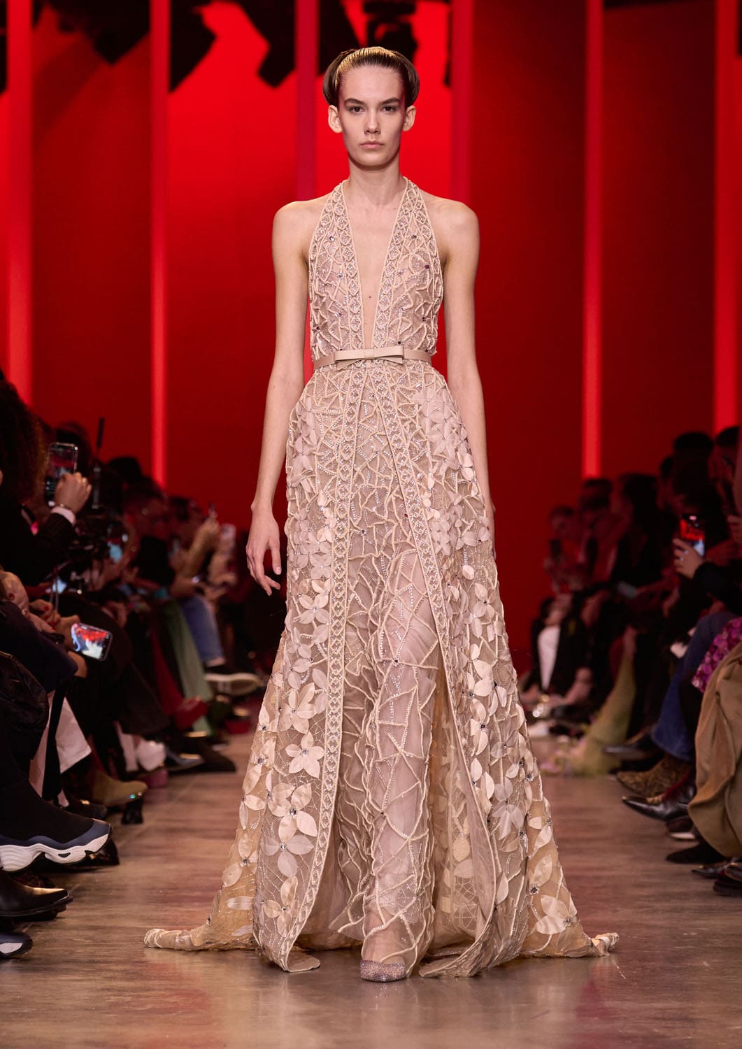 エリー サーブ オートクチュール 春夏 2024 Runway 雑誌(7)