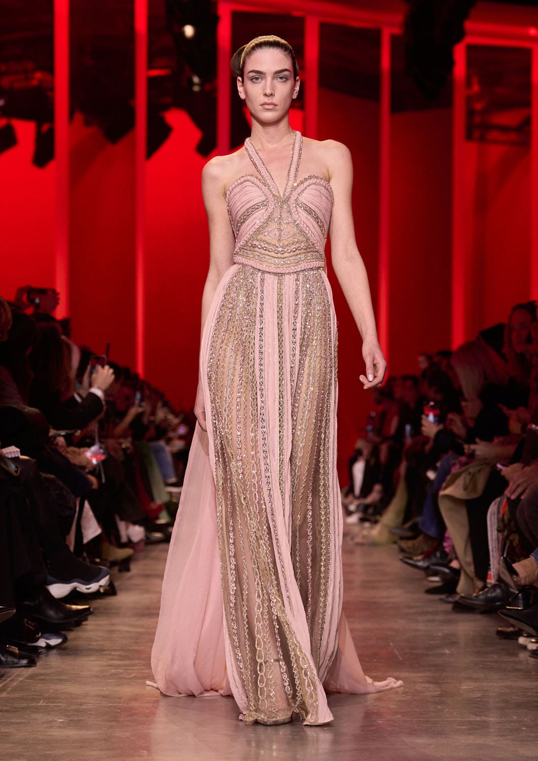 エリー サーブ オートクチュール 春夏 2024 Runway 雑誌(9)