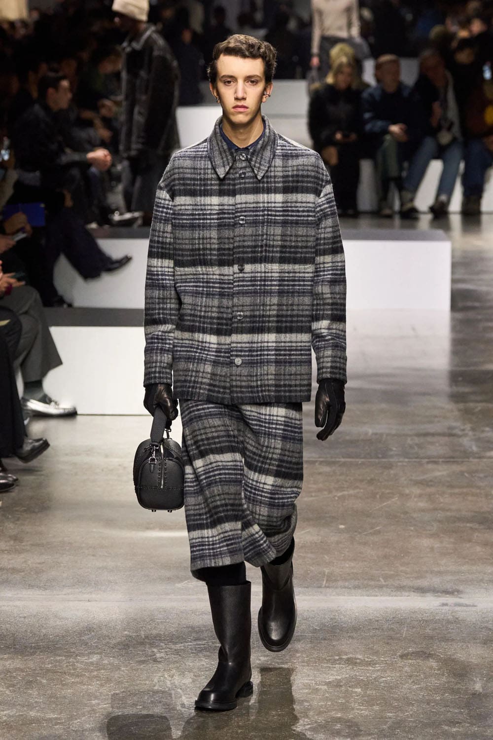 Fendi Autunno Inverno 2024 Abbigliamento uomo 2025 Runway Magazine (35)