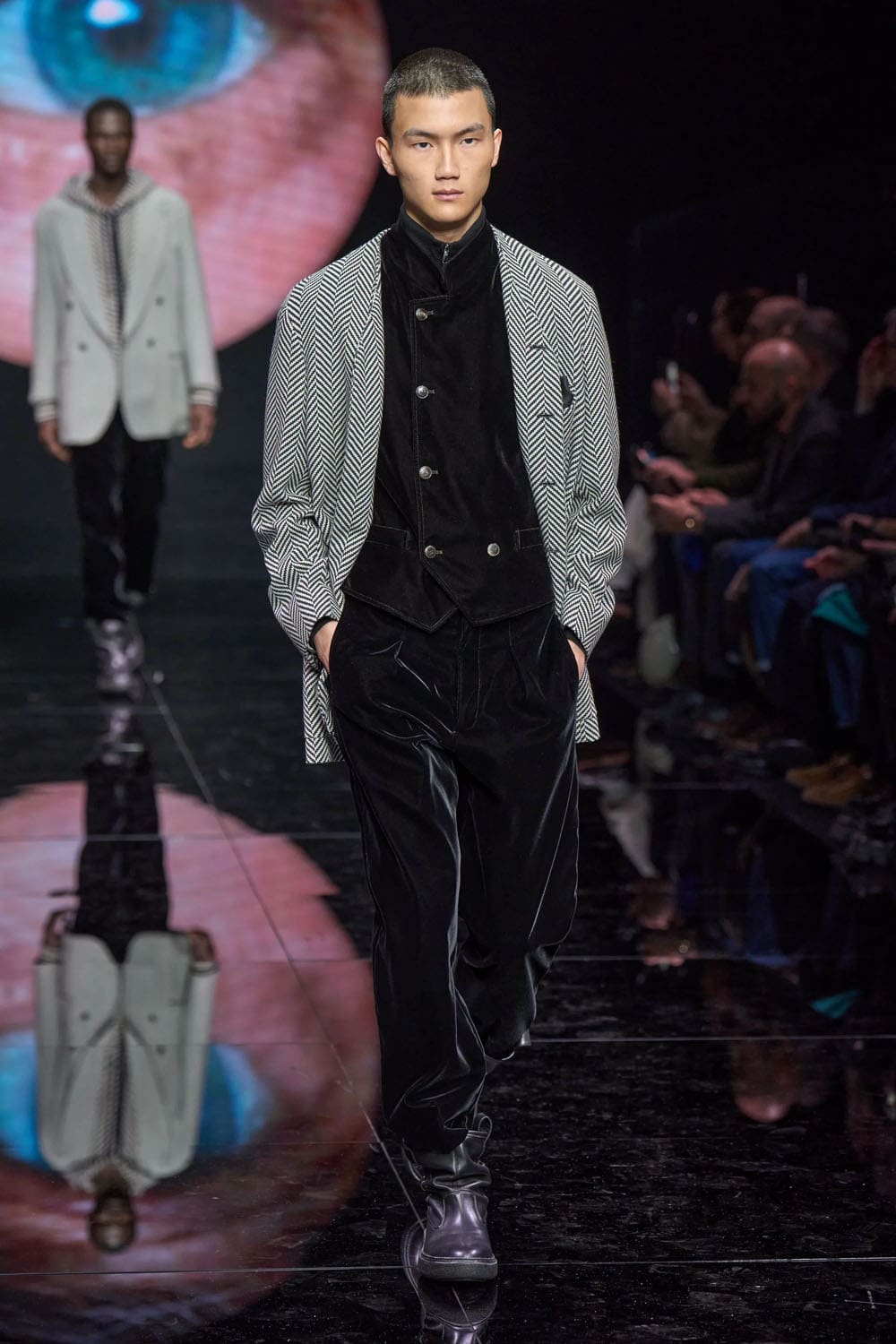 Giorgio Armani Fall Winter 2024 2025 Menswear Runway Magazine (28)