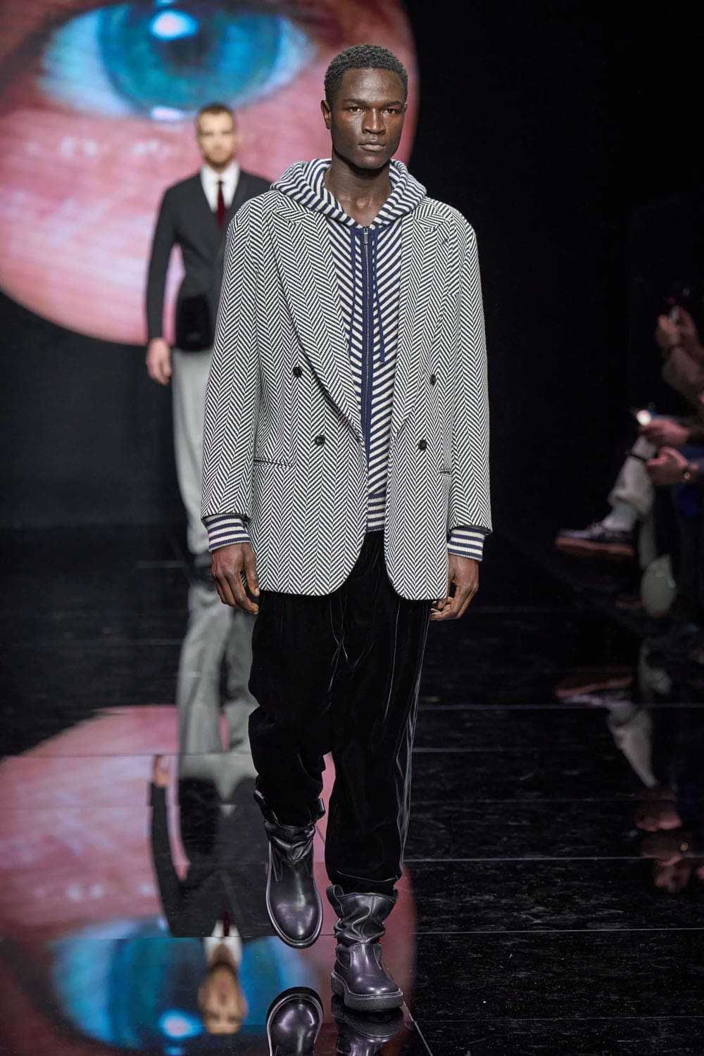 Giorgio Armani Fall Winter 2024 2025 Menswear Runway Magazine (29)