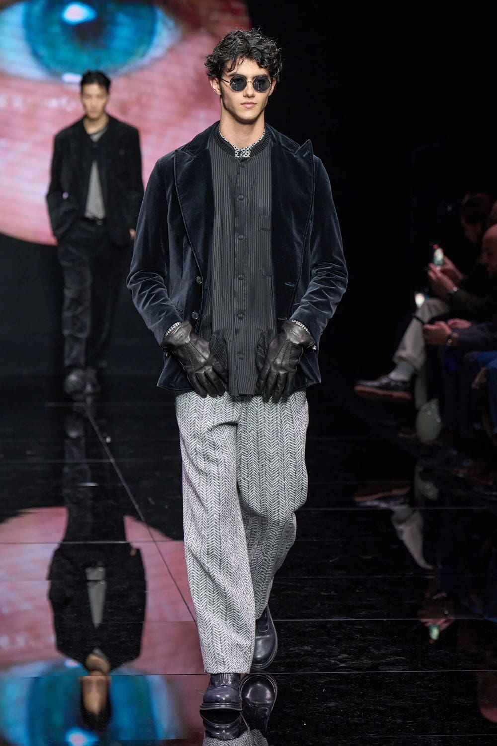 Giorgio Armani Fall Winter 2024 2025 Menswear Runway Magazine (32)