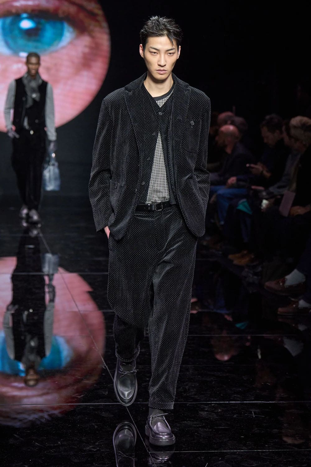 Giorgio Armani Fall Winter 2024 2025 Menswear Runway Magazine (33)