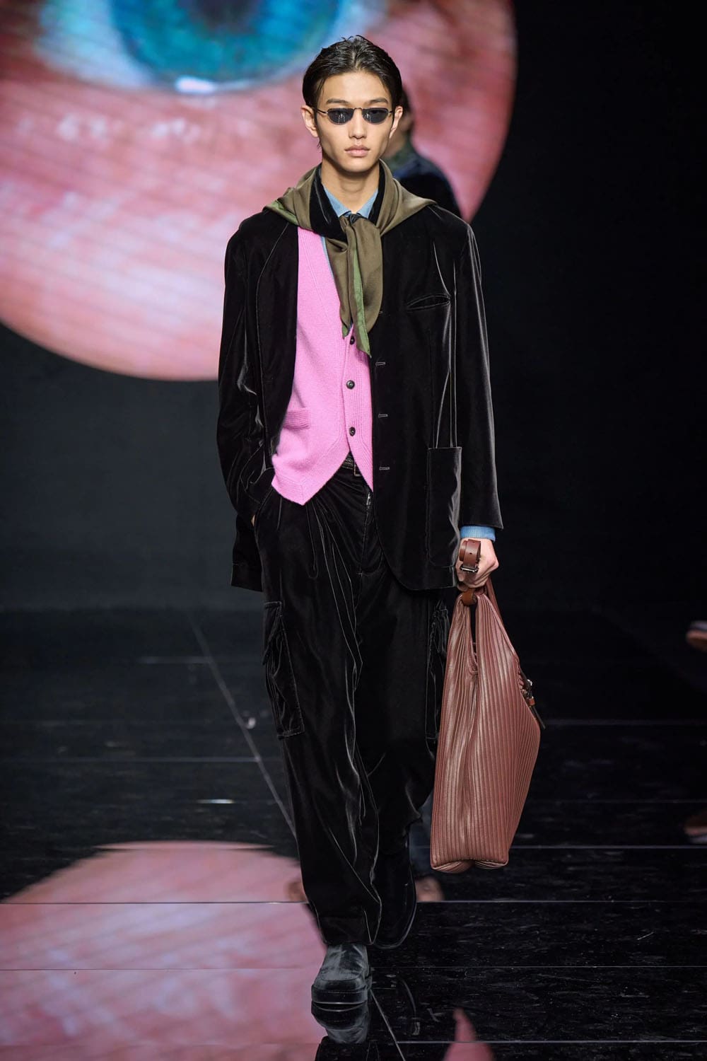 Giorgio Armani Fall Winter 2024 2025 Menswear Runway Magazine (35)