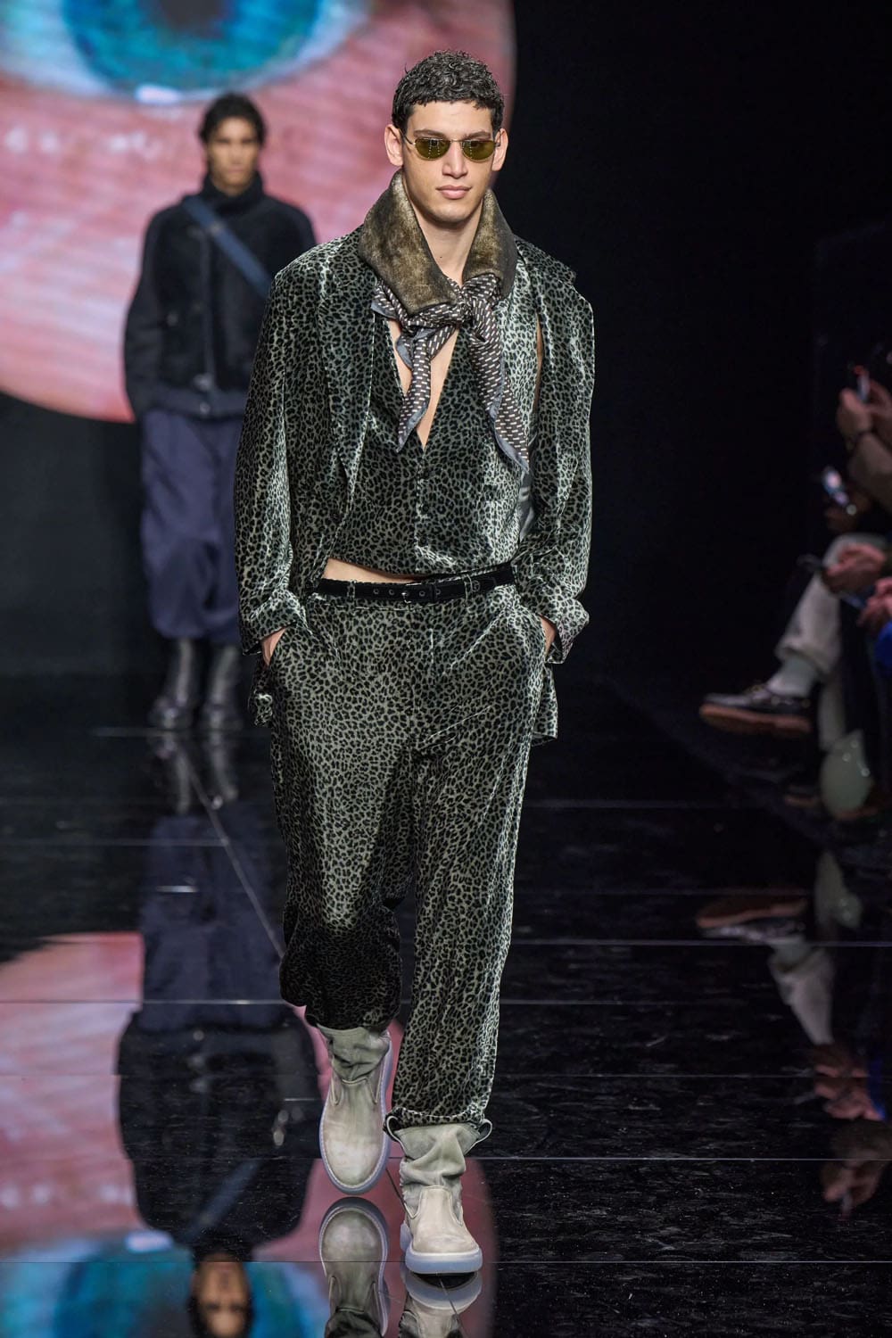 Giorgio Armani Fall Winter 2024 2025 Menswear Runway Magazine (56)