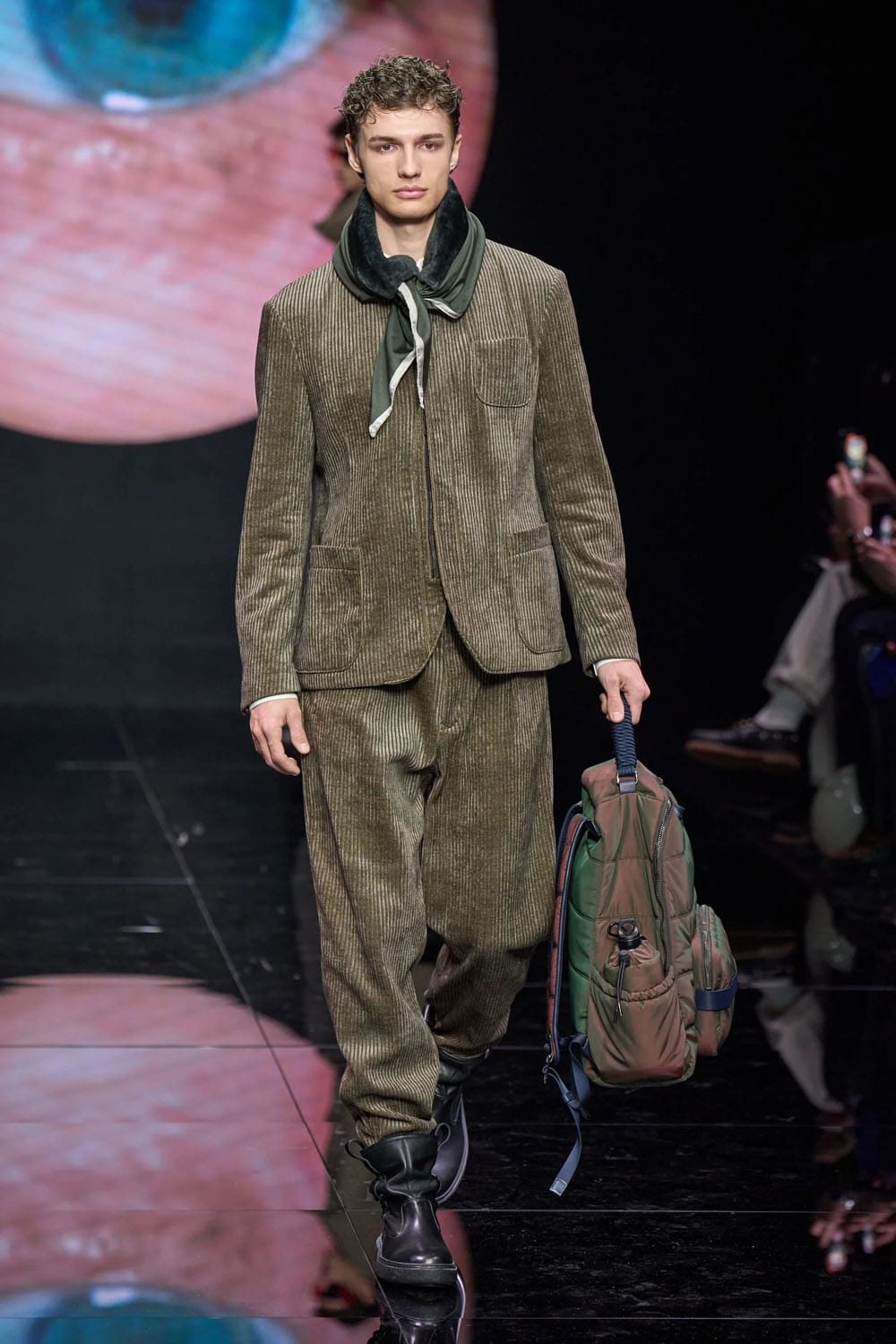 Giorgio Armani Fall Winter 2024 2025 Menswear Runway Magazine (59)