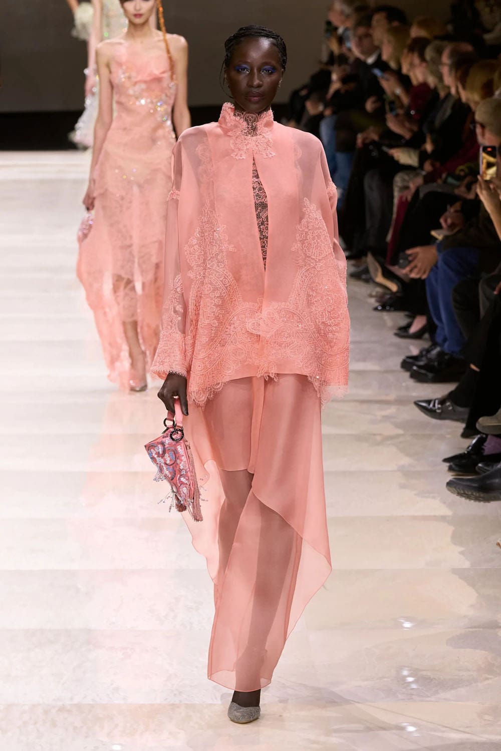 Giorgio Armani Privé Couture Primavera Verano 2024 Runway Revista (6)
