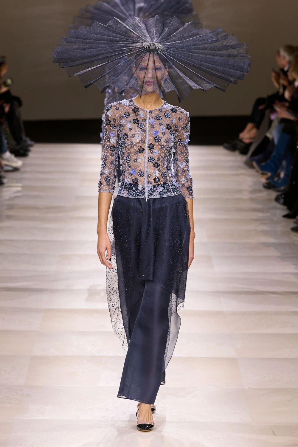 Giorgio Armani Privé Couture Primavera Verano 2024 Runway Revista (89)