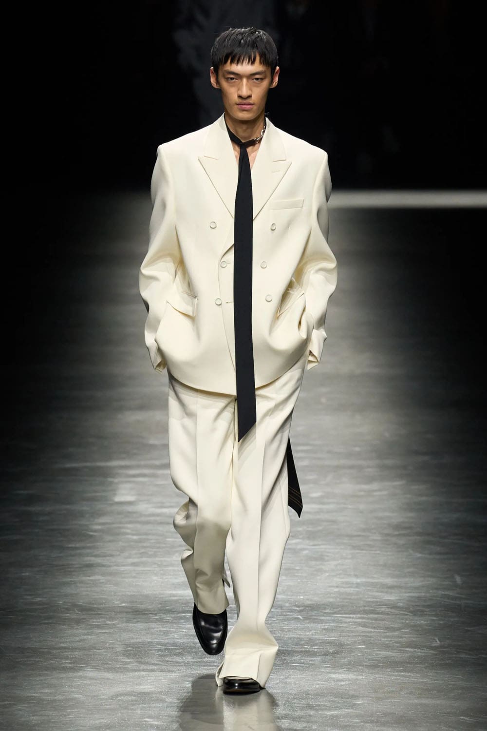 Gucci Fall Winter 2024 2025 Menswear Runway Magazine (54)