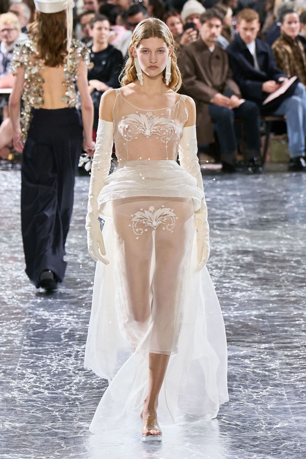 Жан-Поль Готье от Simone Rocha Haute Couture Весна-Лето 2024 Runway Журнал (10)