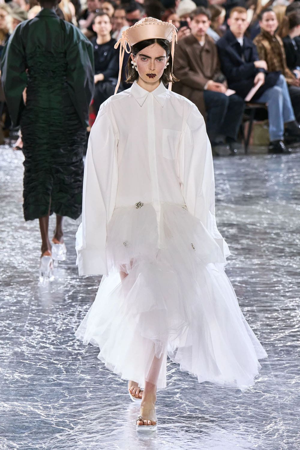 Жан-Поль Готье от Simone Rocha Haute Couture Весна-Лето 2024 Runway Журнал (17)