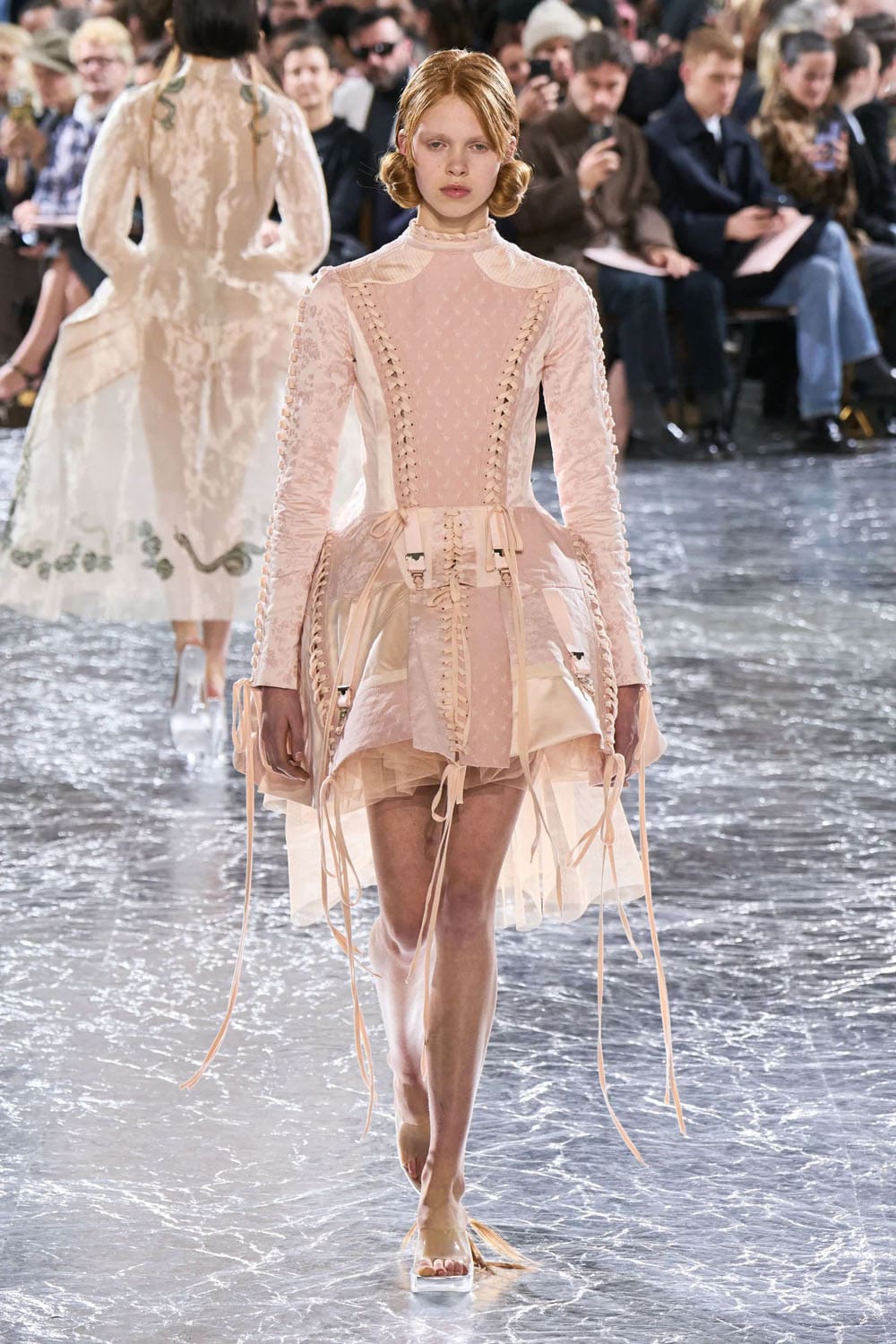 Жан-Поль Готье от Simone Rocha Haute Couture Весна-Лето 2024 Runway Журнал (2)