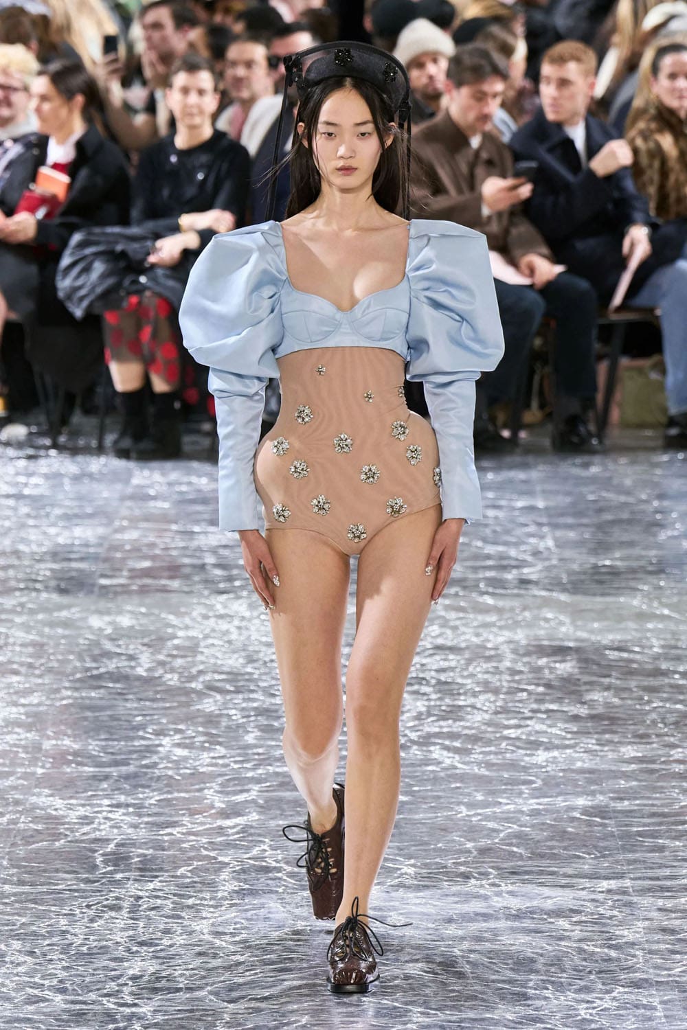 Жан-Поль Готье от Simone Rocha Haute Couture Весна-Лето 2024 Runway Журнал (21)