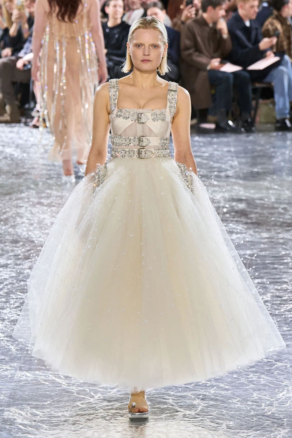 Жан-Поль Готье от Simone Rocha Haute Couture Весна-Лето 2024 Runway Журнал (25)