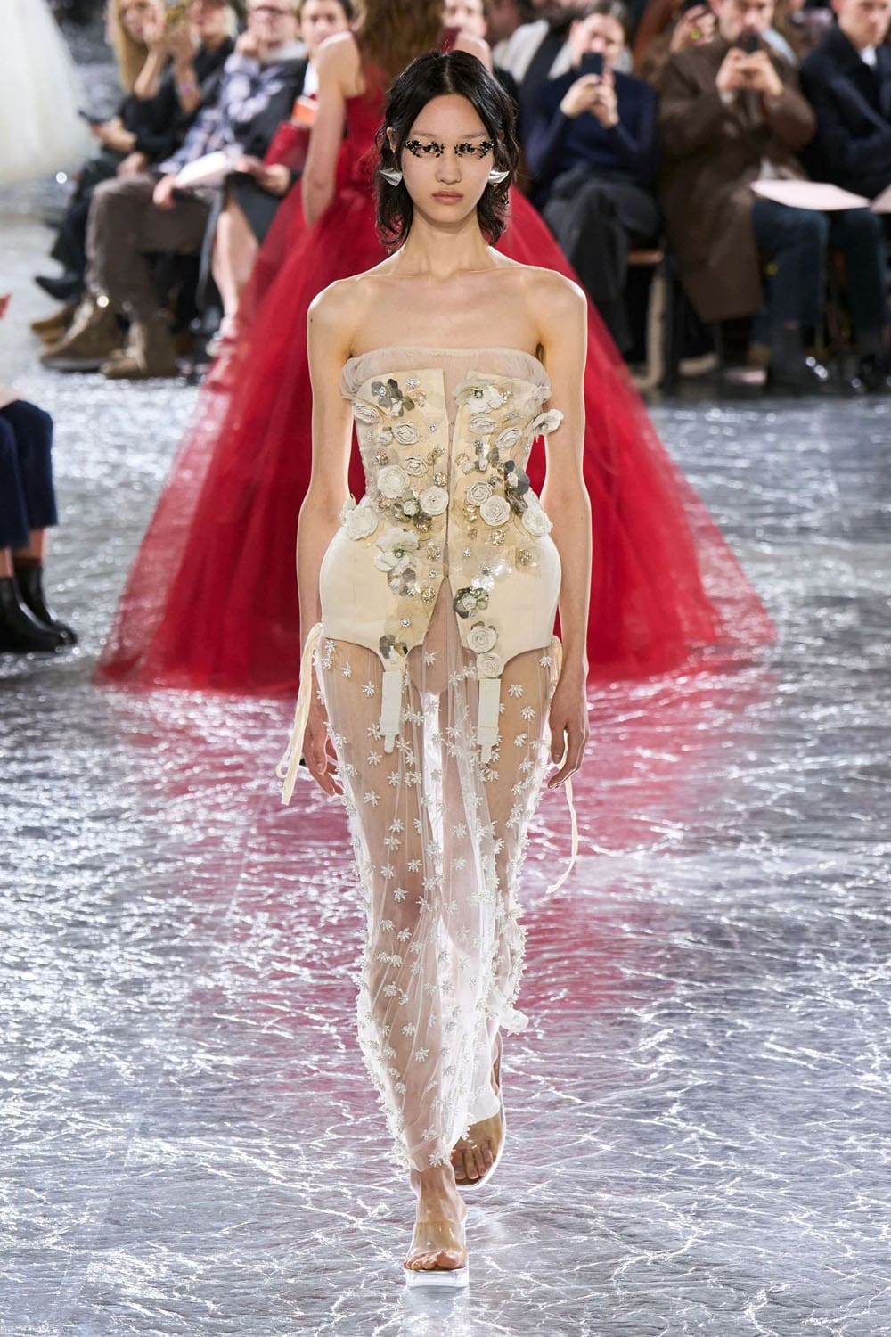 Жан-Поль Готье от Simone Rocha Haute Couture Весна-Лето 2024 Runway Журнал (27)