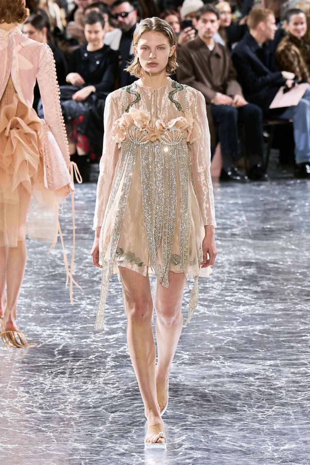 Жан-Поль Готье от Simone Rocha Haute Couture Весна-Лето 2024 Runway Журнал (3)