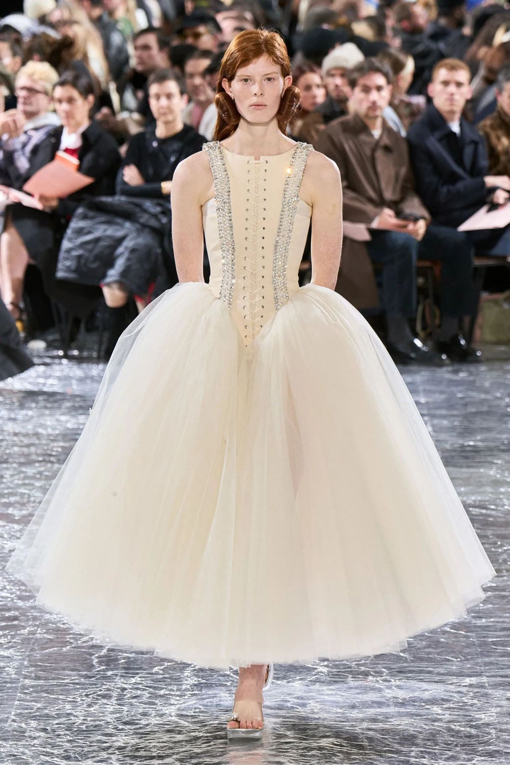 Жан-Поль Готье от Simone Rocha Haute Couture Весна-Лето 2024 Runway Журнал (32)