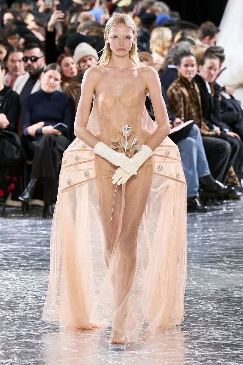 Жан-Поль Готье от Simone Rocha Haute Couture Весна-Лето 2024 Runway Журнал (35)