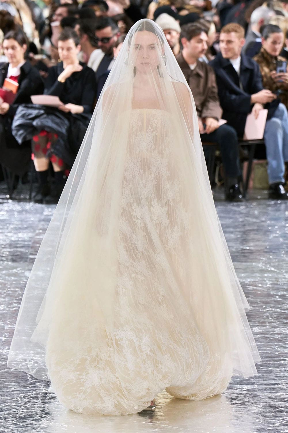 Жан-Поль Готье от Simone Rocha Haute Couture Весна-Лето 2024 Runway Журнал (36)