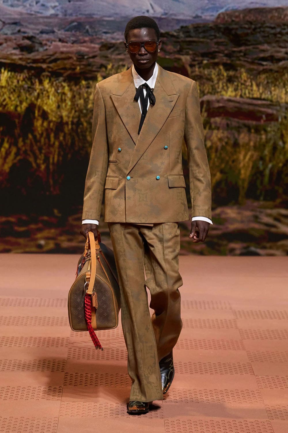 Louis Vuitton Herbst Winter 2024 Herrenmode 2025 Runway Magazin (11)