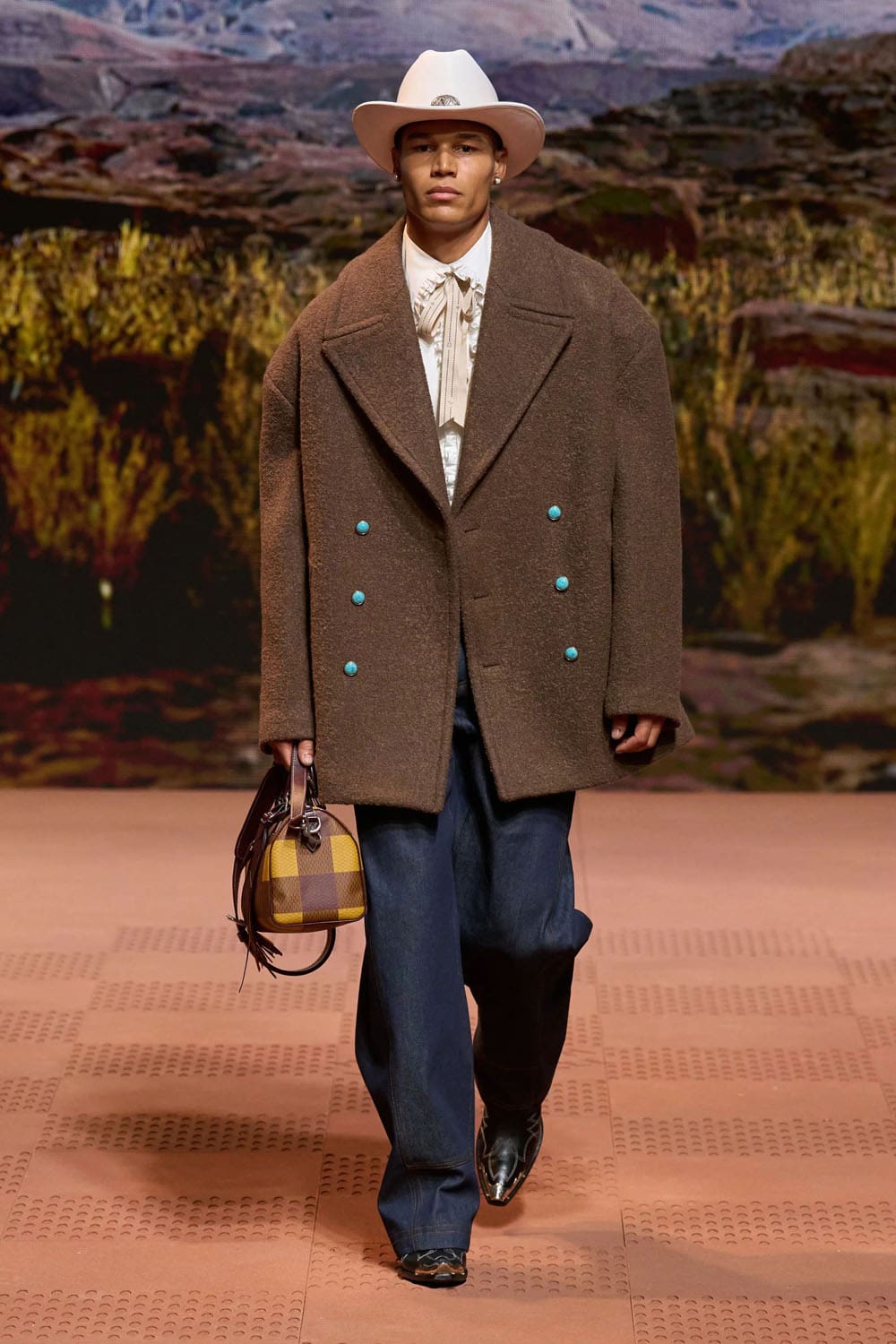 Louis Vuitton Herbst Winter 2024 Herrenmode 2025 Runway Magazin (12)