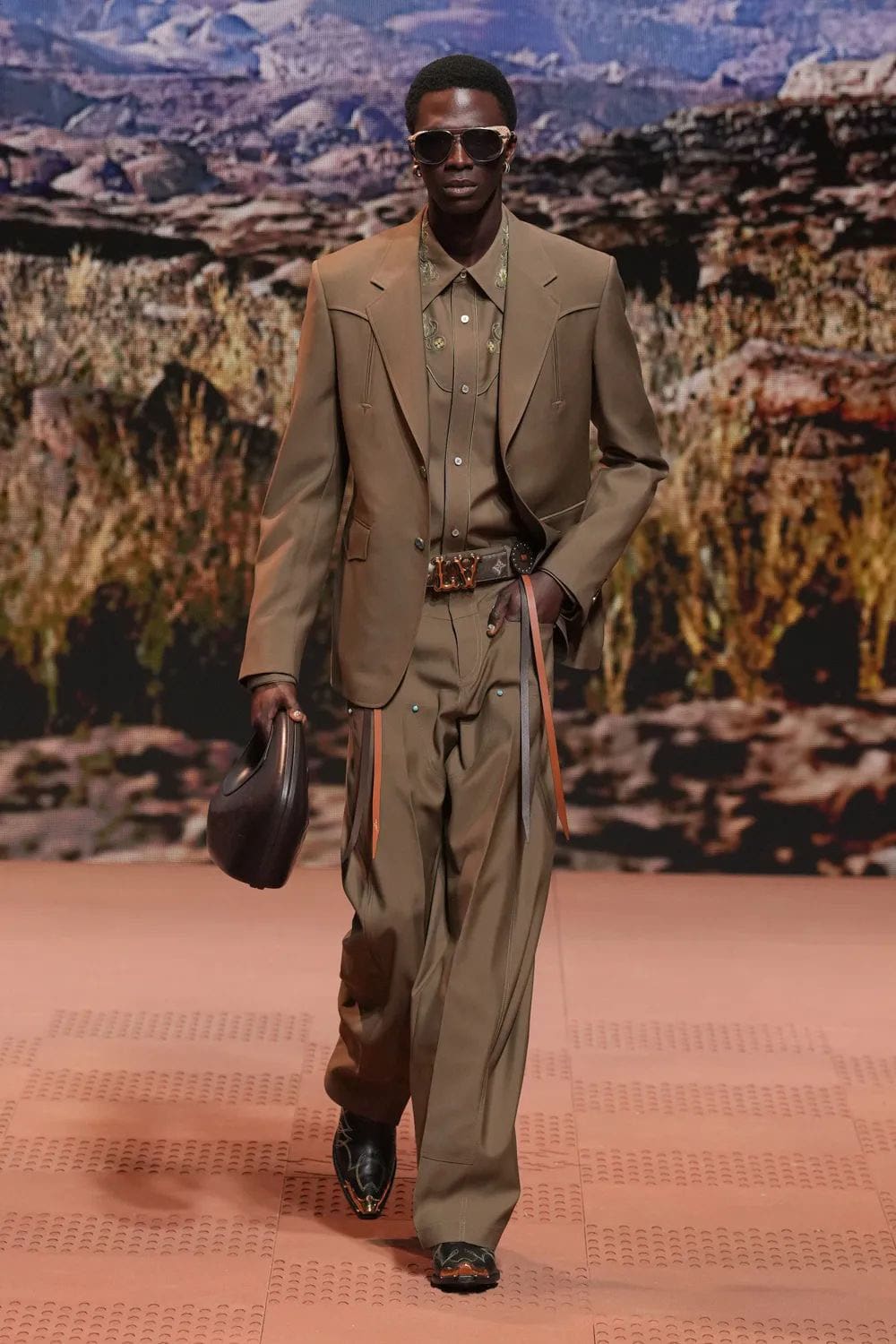 Louis Vuitton Herbst Winter 2024 Herrenmode 2025 Runway Magazin (2)