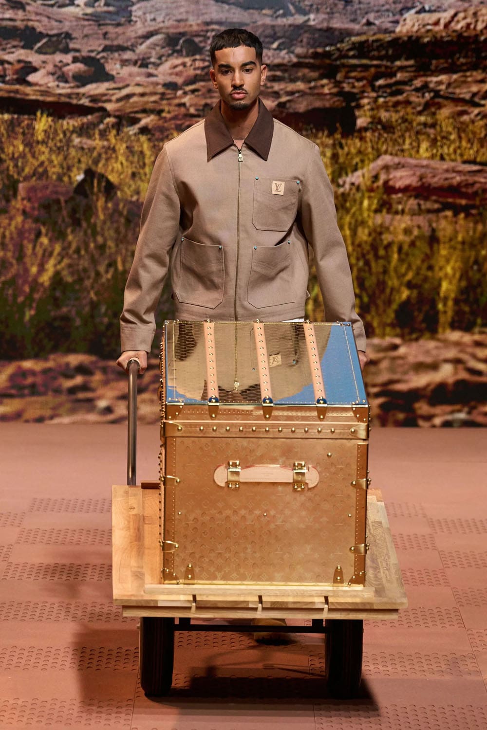 Louis Vuitton Herbst Winter 2024 Herrenmode 2025 Runway Magazin (20)