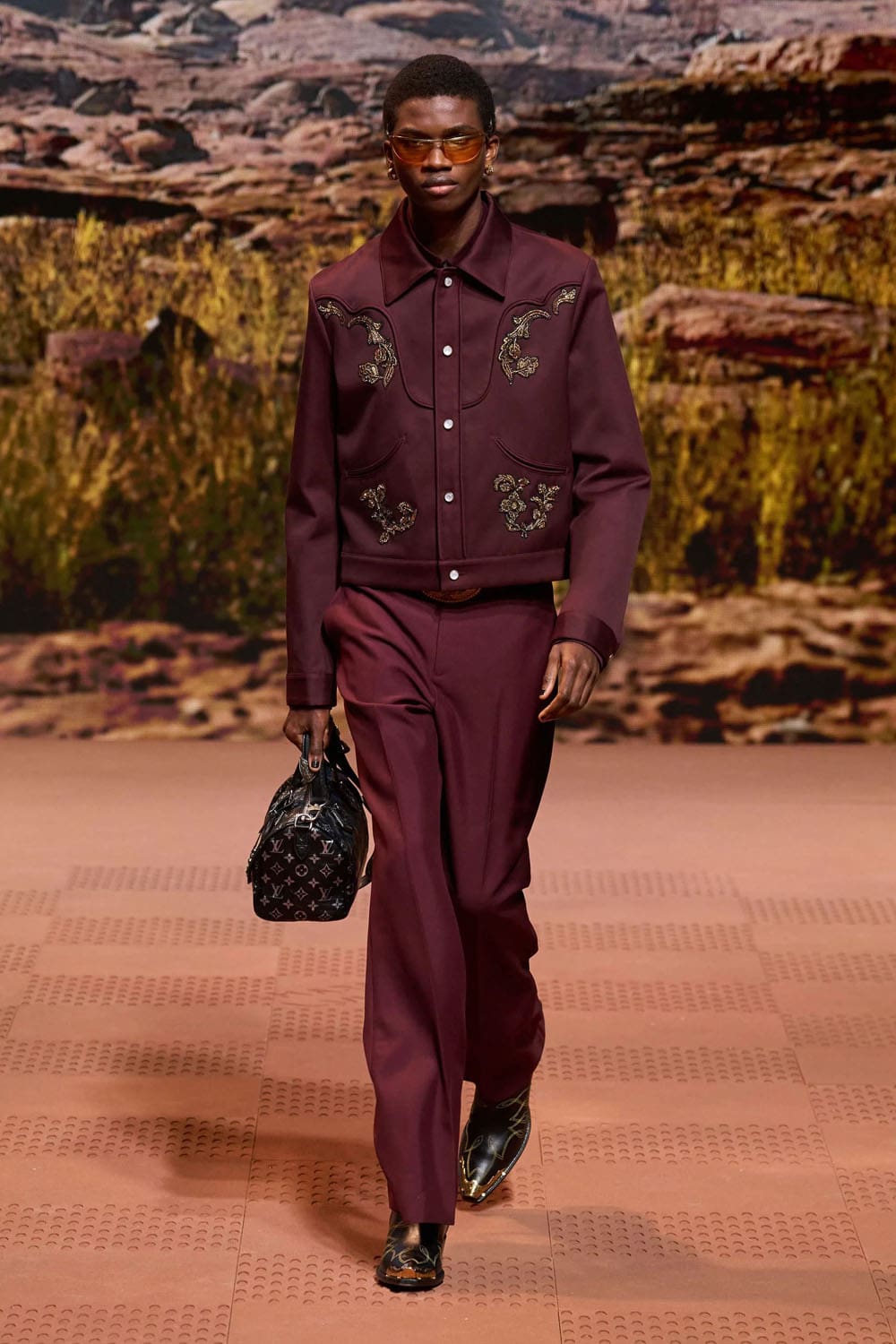 Louis Vuitton Herbst Winter 2024 Herrenmode 2025 Runway Magazin (21)