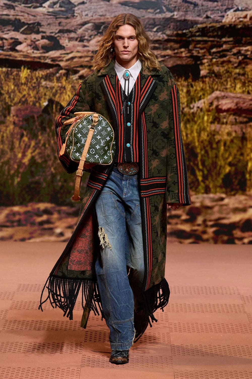 Louis Vuitton Herbst Winter 2024 Herrenmode 2025 Runway Magazin (26)