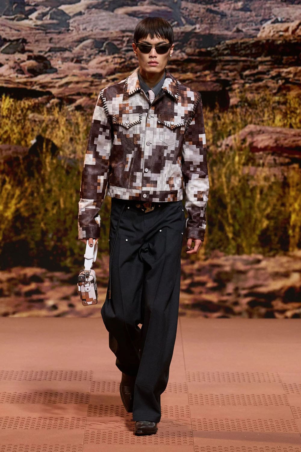 Louis Vuitton Herbst Winter 2024 Herrenmode 2025 Runway Magazin (28)