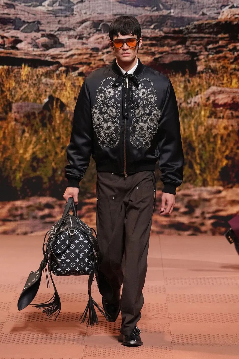 Louis Vuitton Herbst Winter 2024 Herrenmode 2025 Runway Magazin (30)