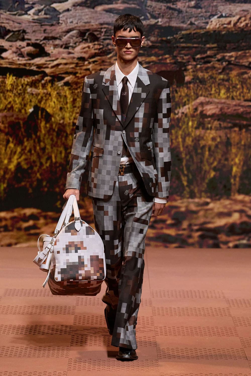 Louis Vuitton Herbst Winter 2024 Herrenmode 2025 Runway Magazin (31)