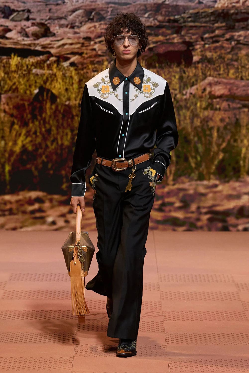 Louis Vuitton Herbst Winter 2024 Herrenmode 2025 Runway Magazin (34)