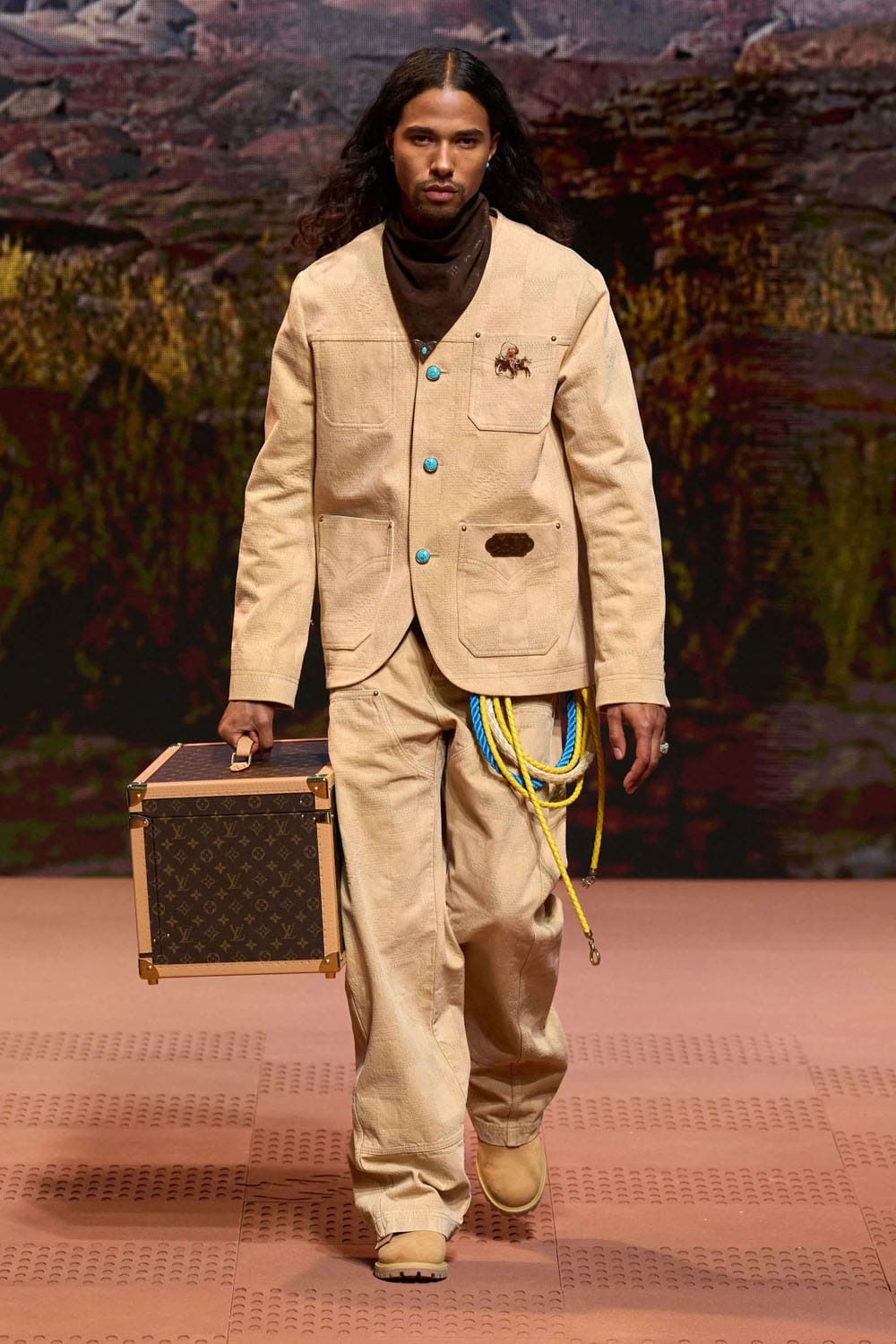 Louis Vuitton Herbst Winter 2024 Herrenmode 2025 Runway Magazin (37)
