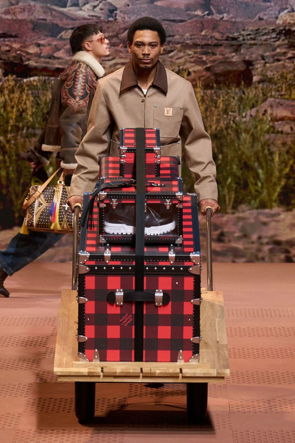 Louis Vuitton Herbst Winter 2024 Herrenmode 2025 Runway Magazin (58)