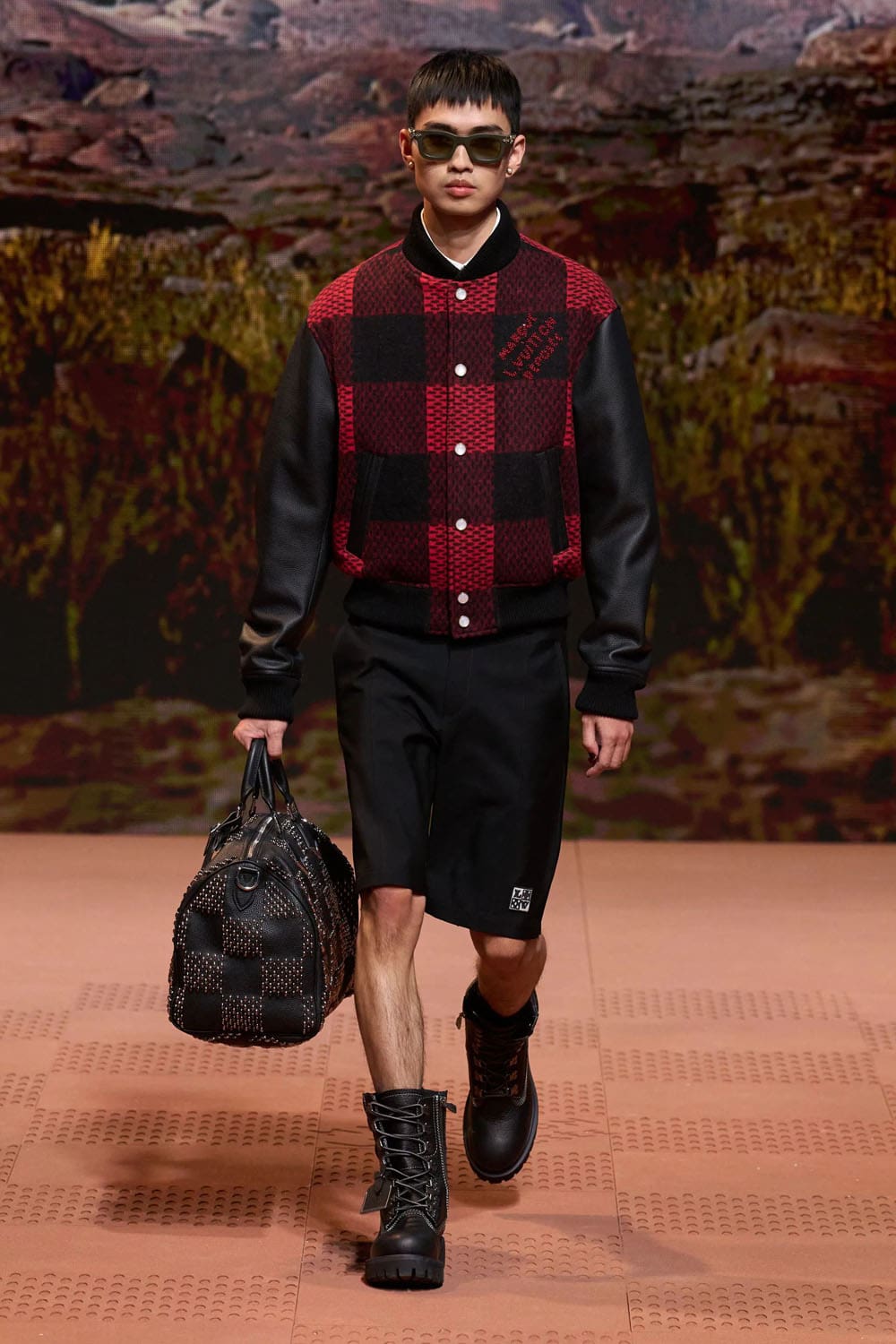 Louis Vuitton Herbst Winter 2024 Herrenmode 2025 Runway Magazin (59)
