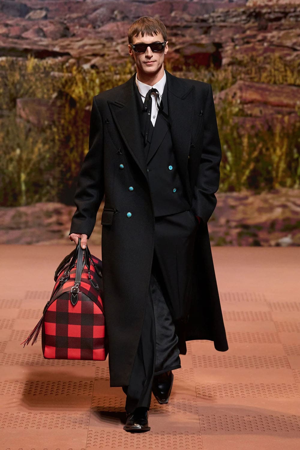 Louis Vuitton Herbst Winter 2024 Herrenmode 2025 Runway Magazin (60)
