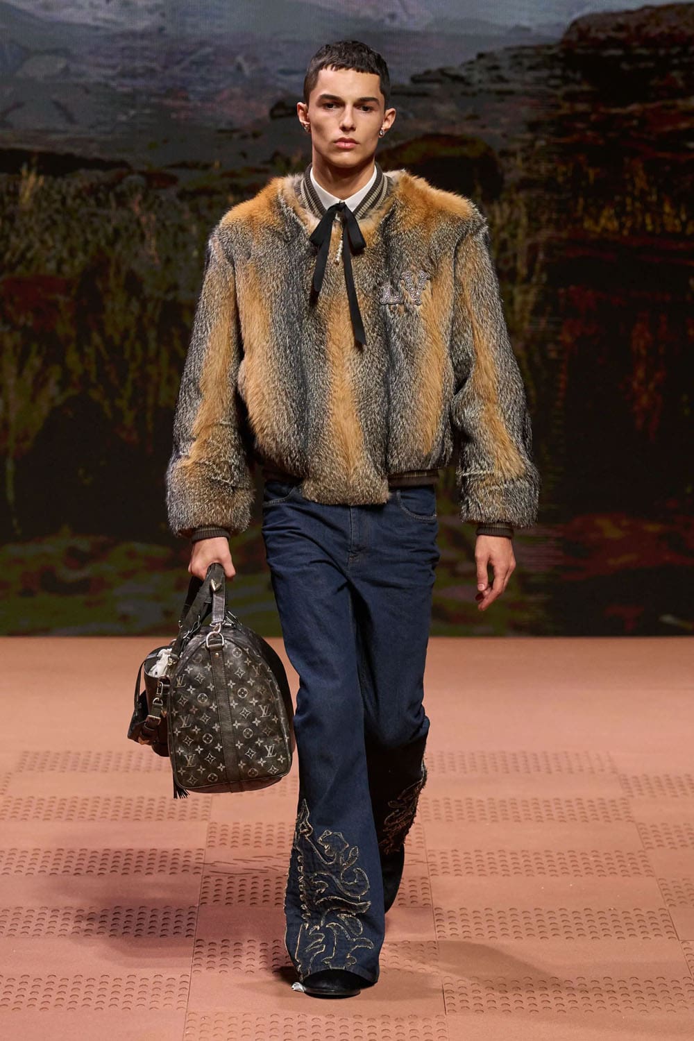 Louis Vuitton Herbst Winter 2024 Herrenmode 2025 Runway Magazin (66)