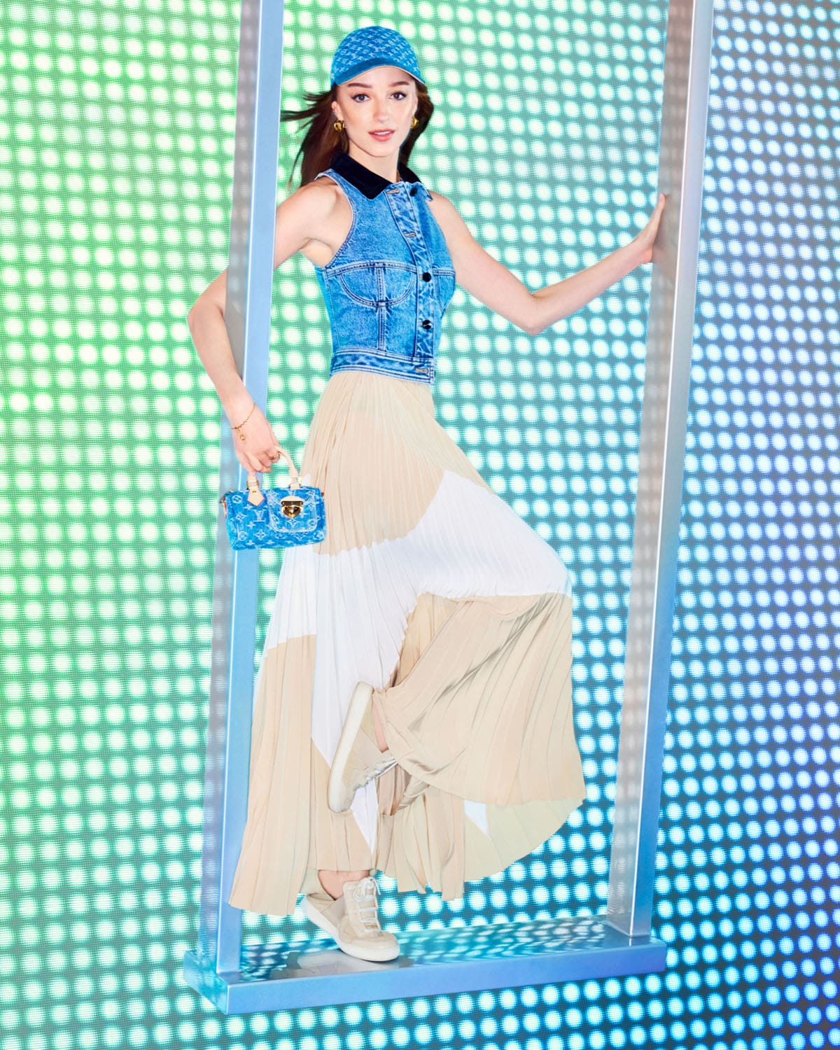 Louis Vuitton LV Remix Runway Magazine (2)