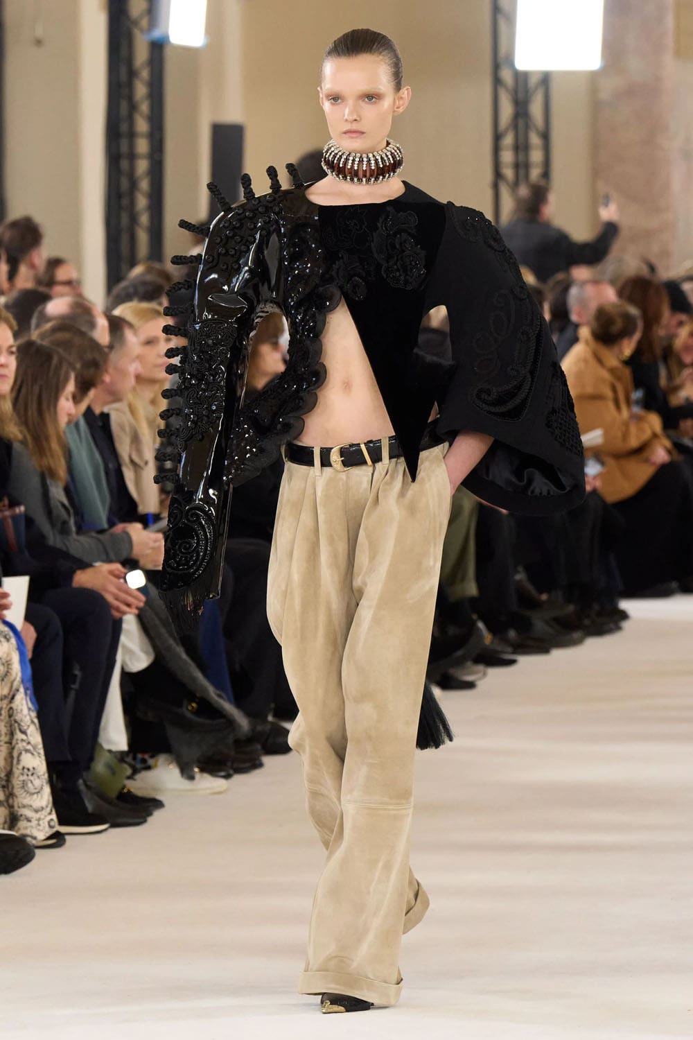 Schiaparelli Haute Couture Primavera Estate 2024 Runway Magazine (13)