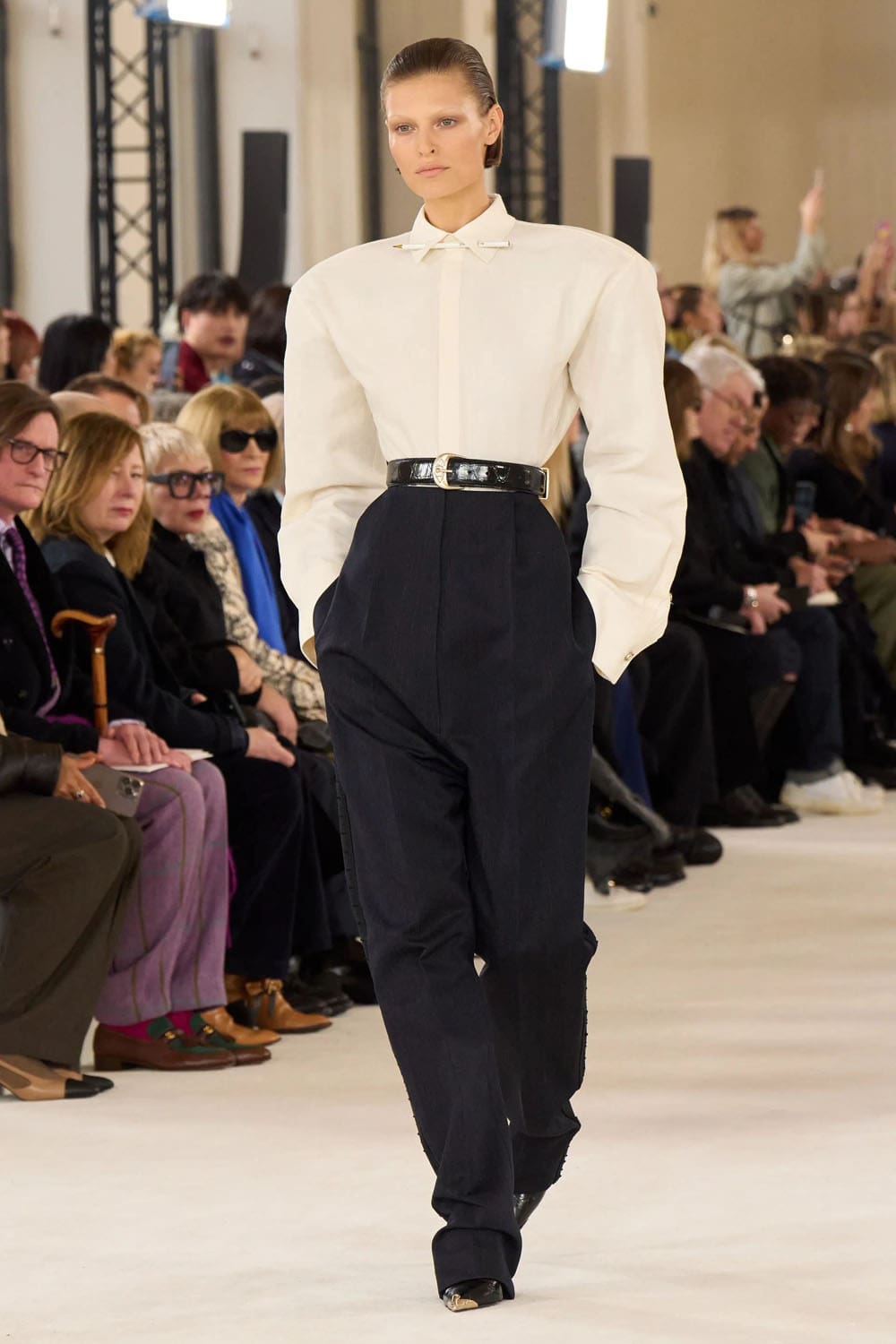 Schiaparelli Haute Couture Primavera Estate 2024 Runway Magazine (22)