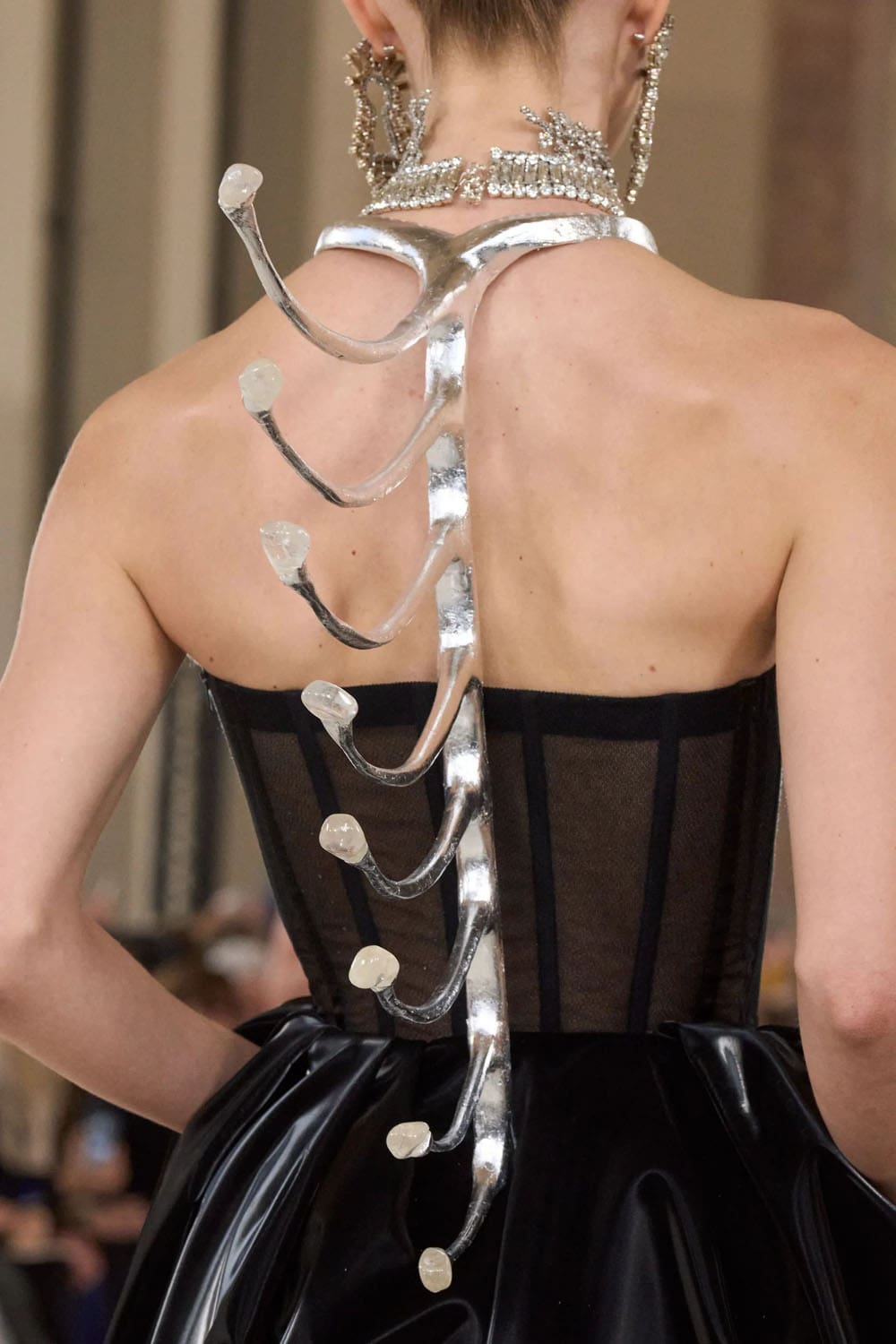 Schiaparelli Haute Couture Primavera Estate 2024 Runway Magazine (24)