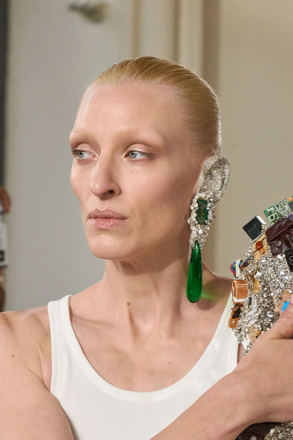 Schiaparelli Haute Couture Primavera Estate 2024 Runway Magazine (26)