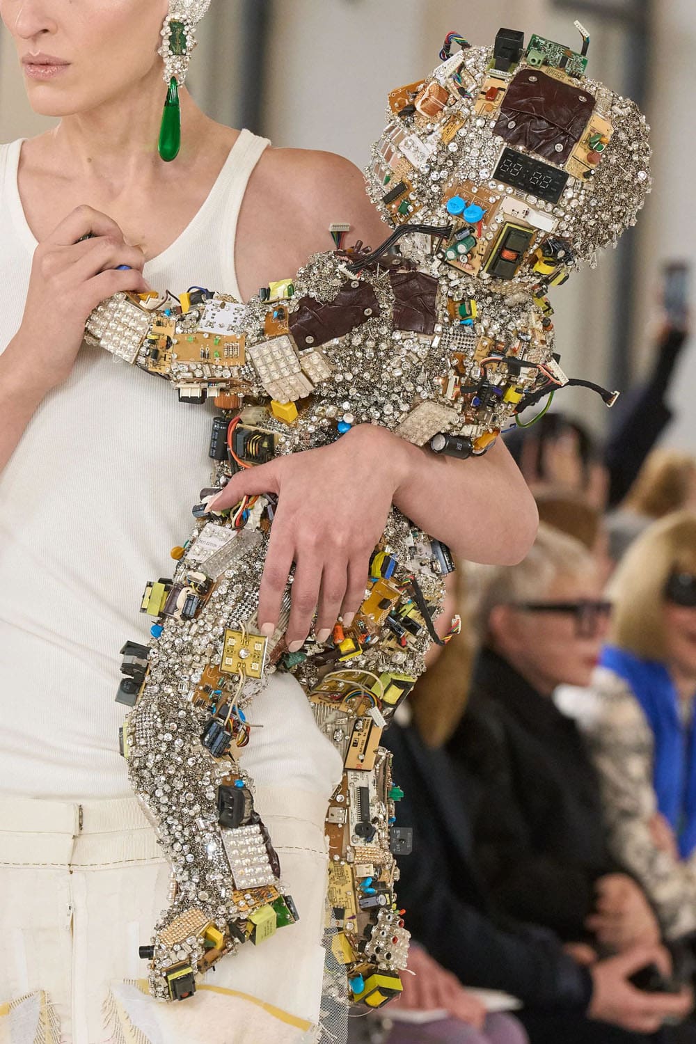 Schiaparelli Haute Couture Primavera Estate 2024 Runway Magazine (28)