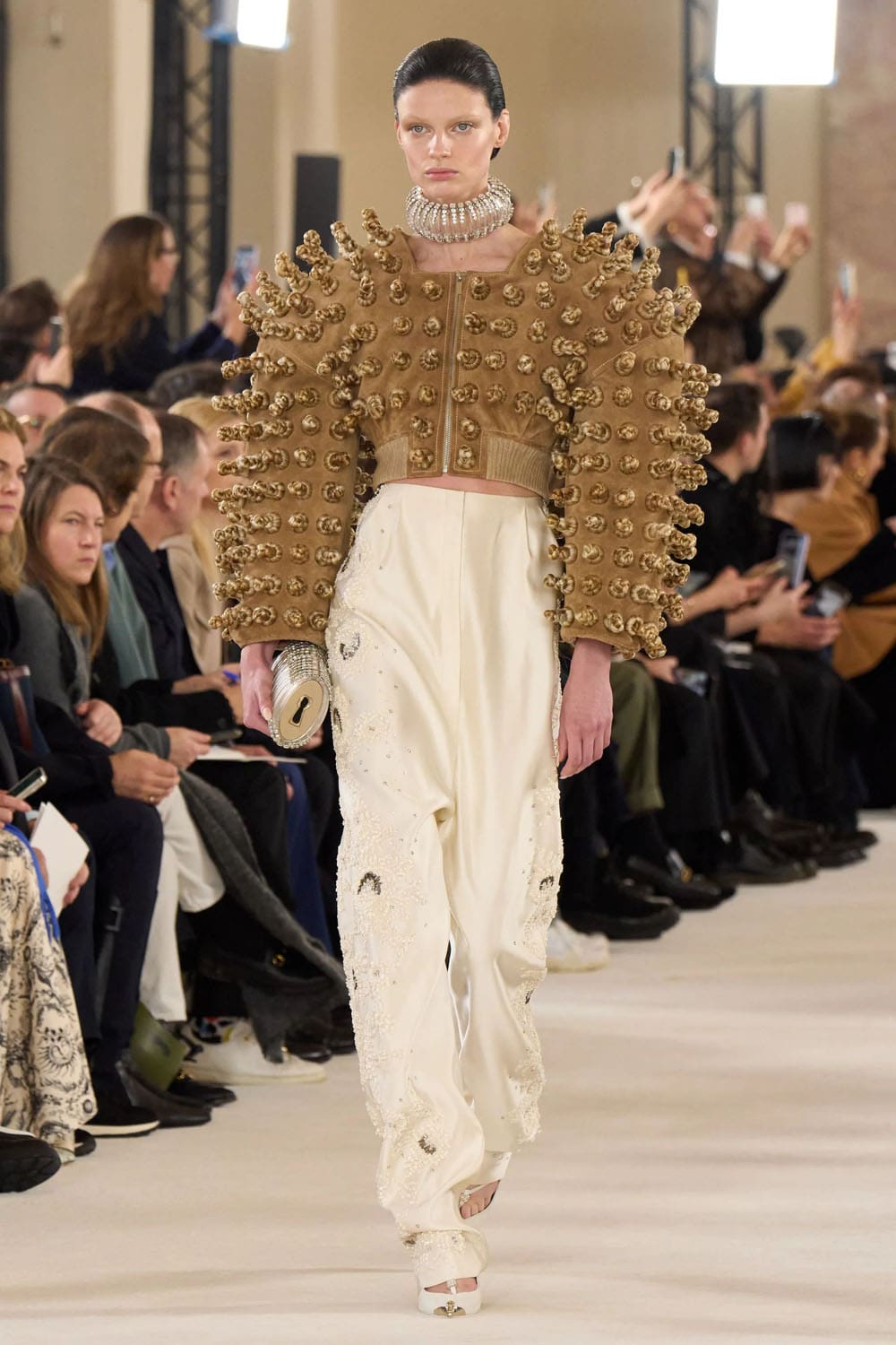 Schiaparelli Haute Couture Primavera Estate 2024 Runway Magazine (36)