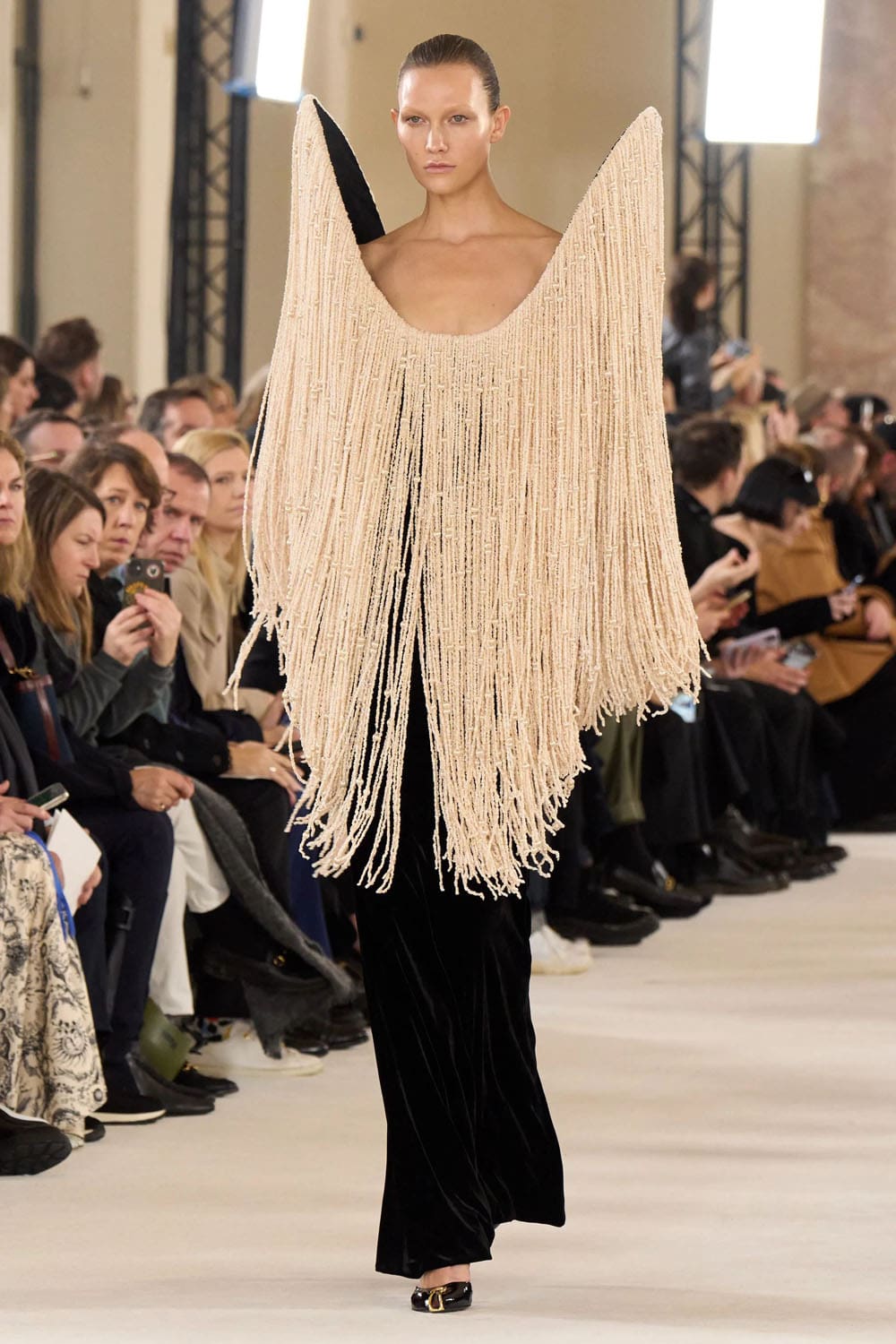 Schiaparelli Haute Couture Primavera Estate 2024 Runway Magazine (37)
