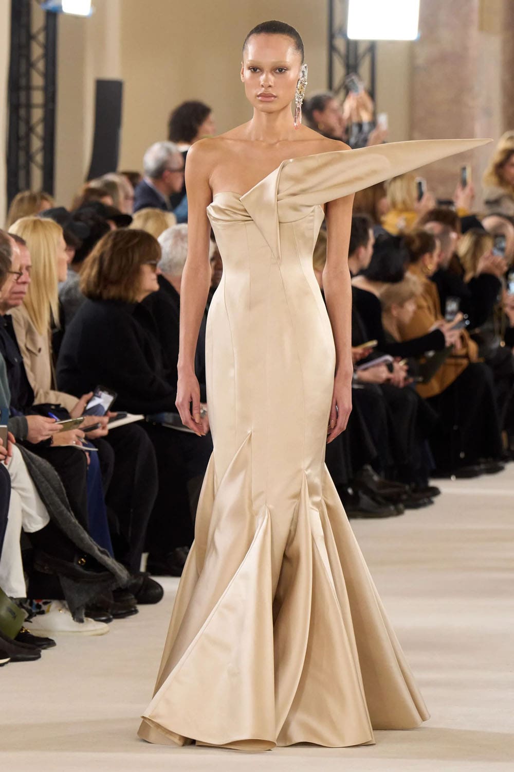 Schiaparelli Haute Couture Primavera Estate 2024 Runway Magazine (42)