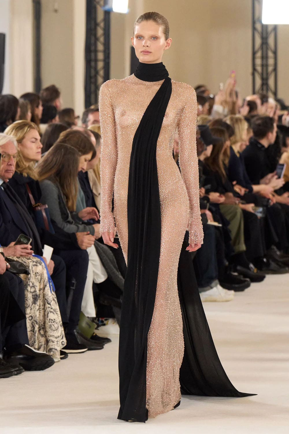 Schiaparelli Haute Couture Primavera Estate 2024 Runway Magazine (48)