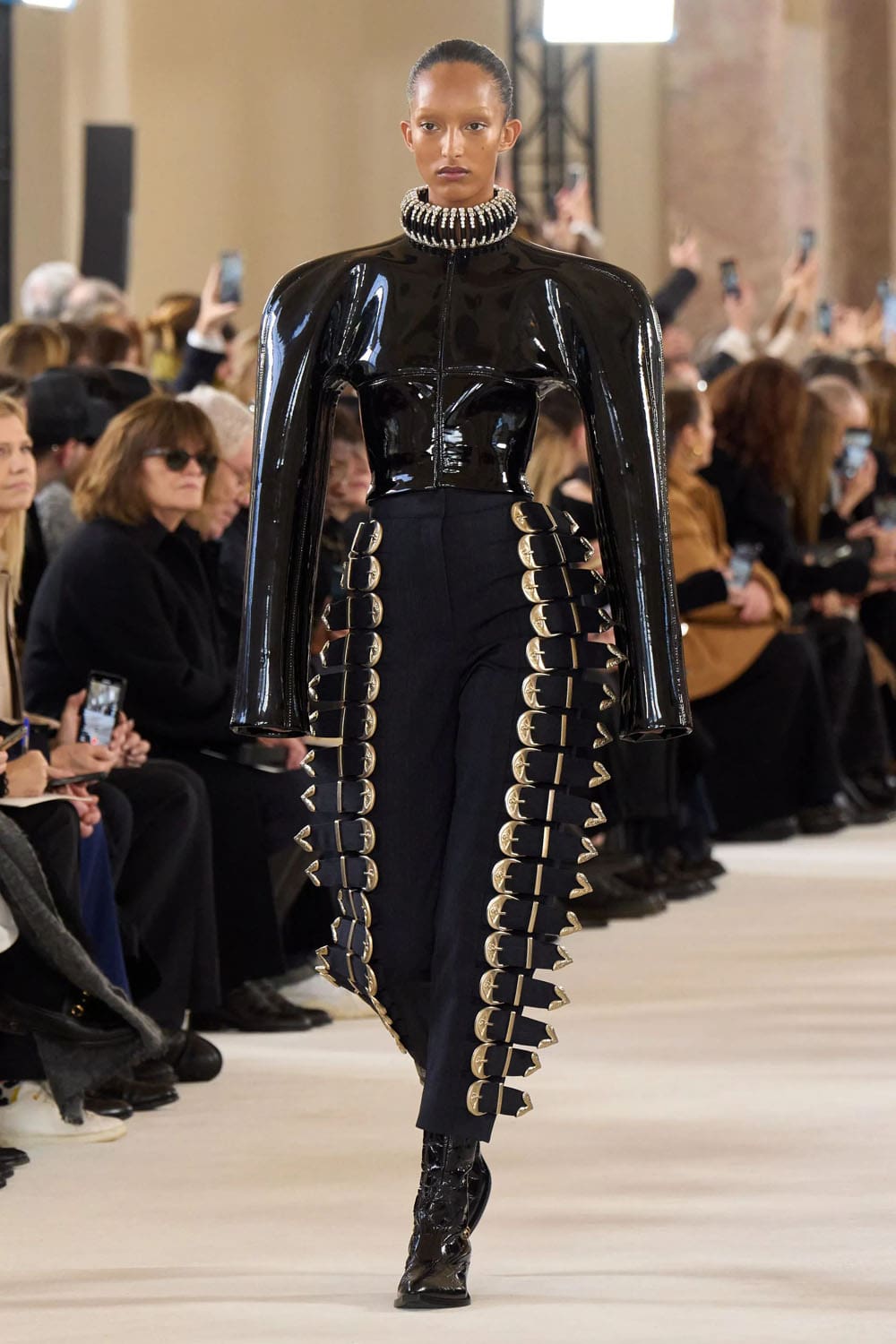 Schiaparelli Haute Couture Primavera Estate 2024 Runway Magazine (5)